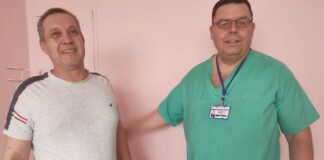 Пациентът Иван Енев и д-р Костадин Петков