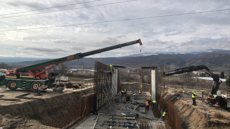 Изграждането на обхода на Кресна