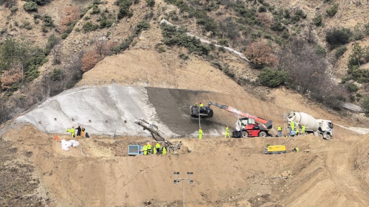 Изграждането на обхода на Кресна