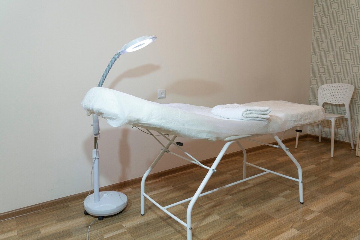 се самосезира по публикации в медиите съдържащи данни за дейността