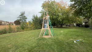 Сглобяването на кулата от клечки