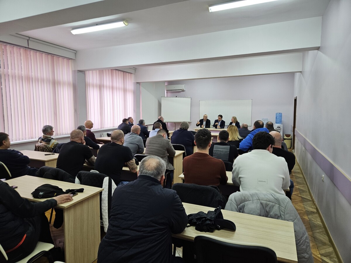 Представители на се срещнаха в Кърджали с над 30 представители