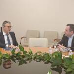 Новият енергиен министър: Търсят се начини да се компенсират хората за високите сметки за ток Трайчо Трайков и шефът на КЕВР