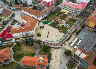 148-метров трибагреник за 148 години Освобождение Трибагреникът