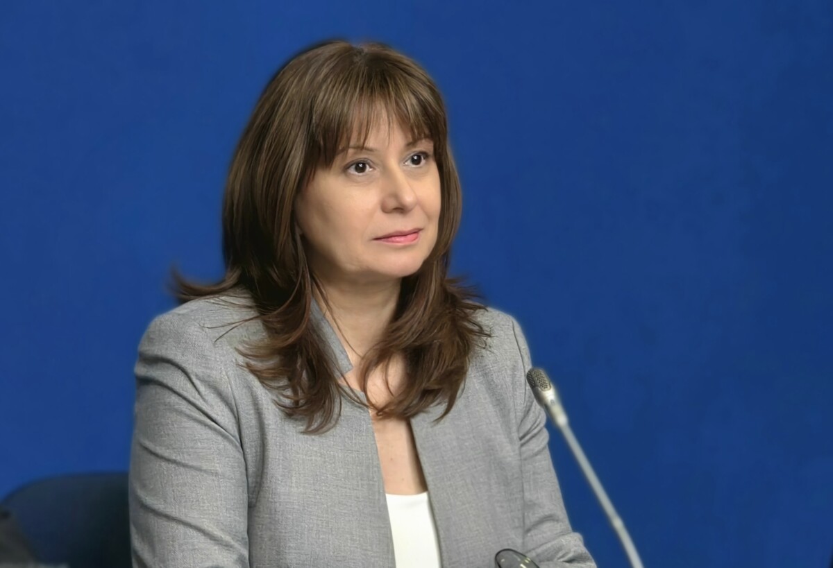 изпрати писмо до министър председателя Андрей Гюров и до председателя на