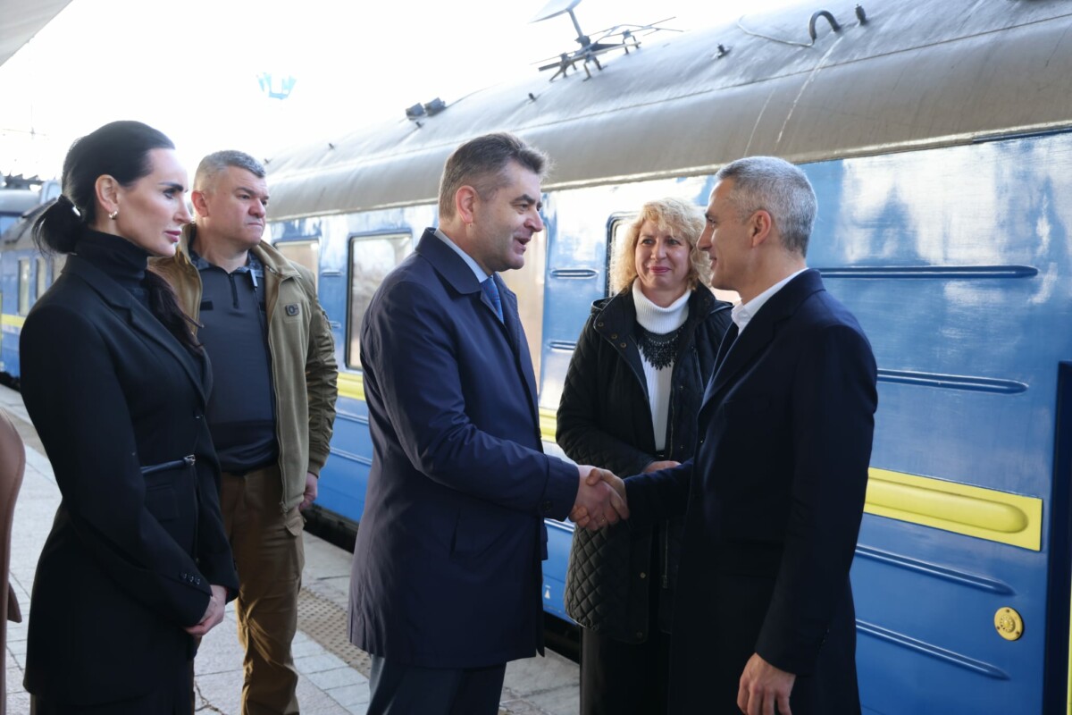 Българска делегация водена от министър председателя пристигна в Киев Премиерът