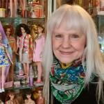 Германка постави рекорд на Гинес, разпознавайки кукли Барби със завързани очи Германка постави рекорд на Гинес, разпознавайки кукли Барби със завързани очи