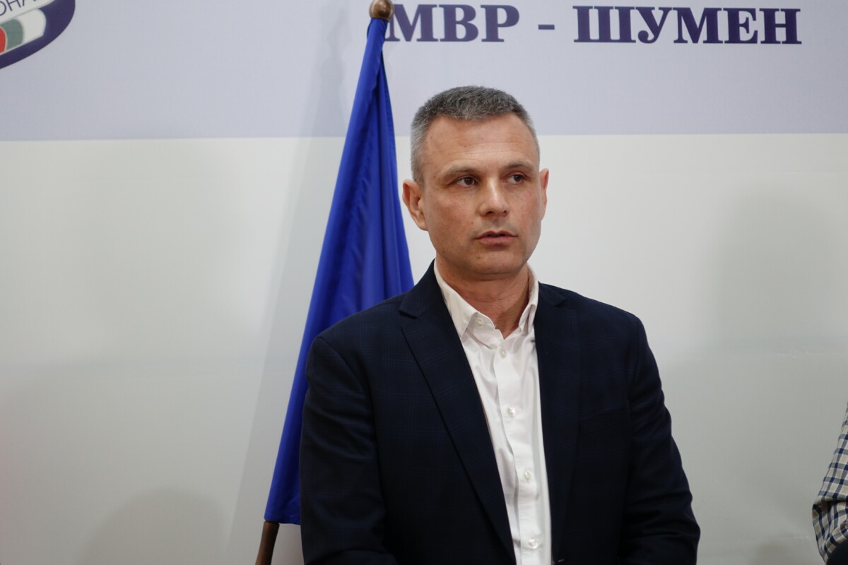 На 8 март около 20 00 часа в полицейското управление в