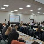 „Съкровища в класната стая“: образователна среща за начални учители в Бургас Дискусия между учители в Бургас