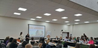 Дискусия между учители в Бургас