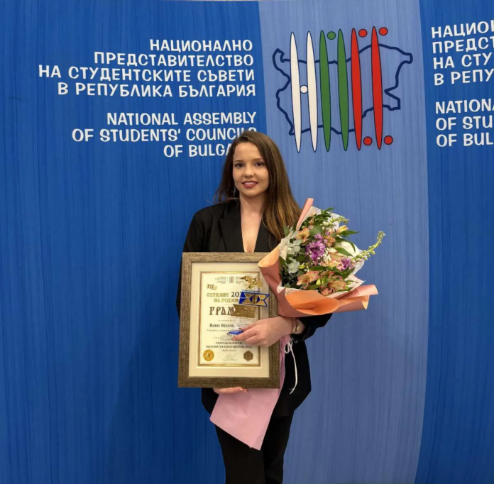 Илина Пикова Илина Пикова