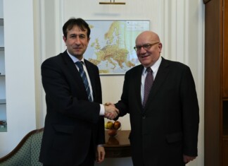 Министър Корман Исмаилов и Н. Пр. Васил Гривна