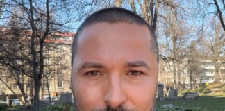 Николай Попов