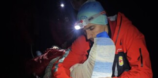 Оказване на помощ на пострадалата туристка