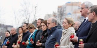 България почете жертвите в Буча: Зверствата не трябва да се забравят