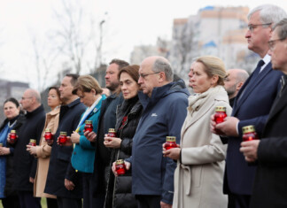 България почете жертвите в Буча: Зверствата не трябва да се забравят
