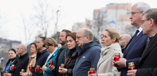 България почете жертвите в Буча: Зверствата не трябва да се забравят