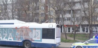 Рязко спиране и сериозно падане! Жена е в болница след инцидент в автобус в Бургас