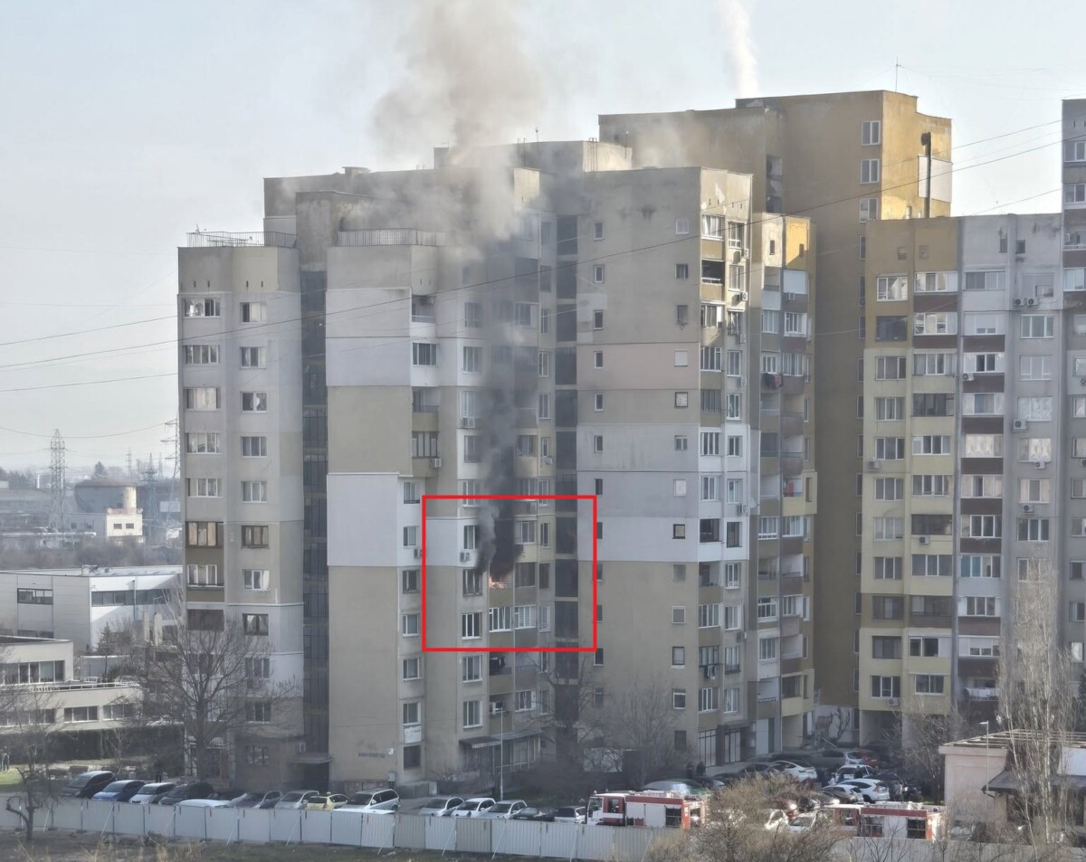 Пожар гори в жилище в столичния квартал Дружба съобщиха очевидци