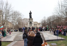 „Свободата не е даденост“: Призив за единство в празничното слово в Хасково Празник в Хасково