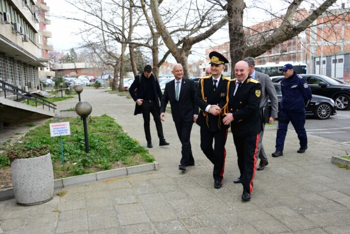 Представянето на новия директор