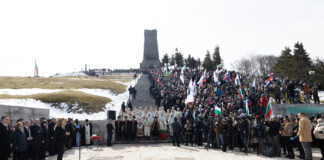 Президентът Илияна Йотова от Шипка