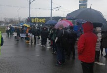 Протест заради разбити пътища в Бургаско блокира основна отсечка към ж.к. „Меден Рудник“ Протест