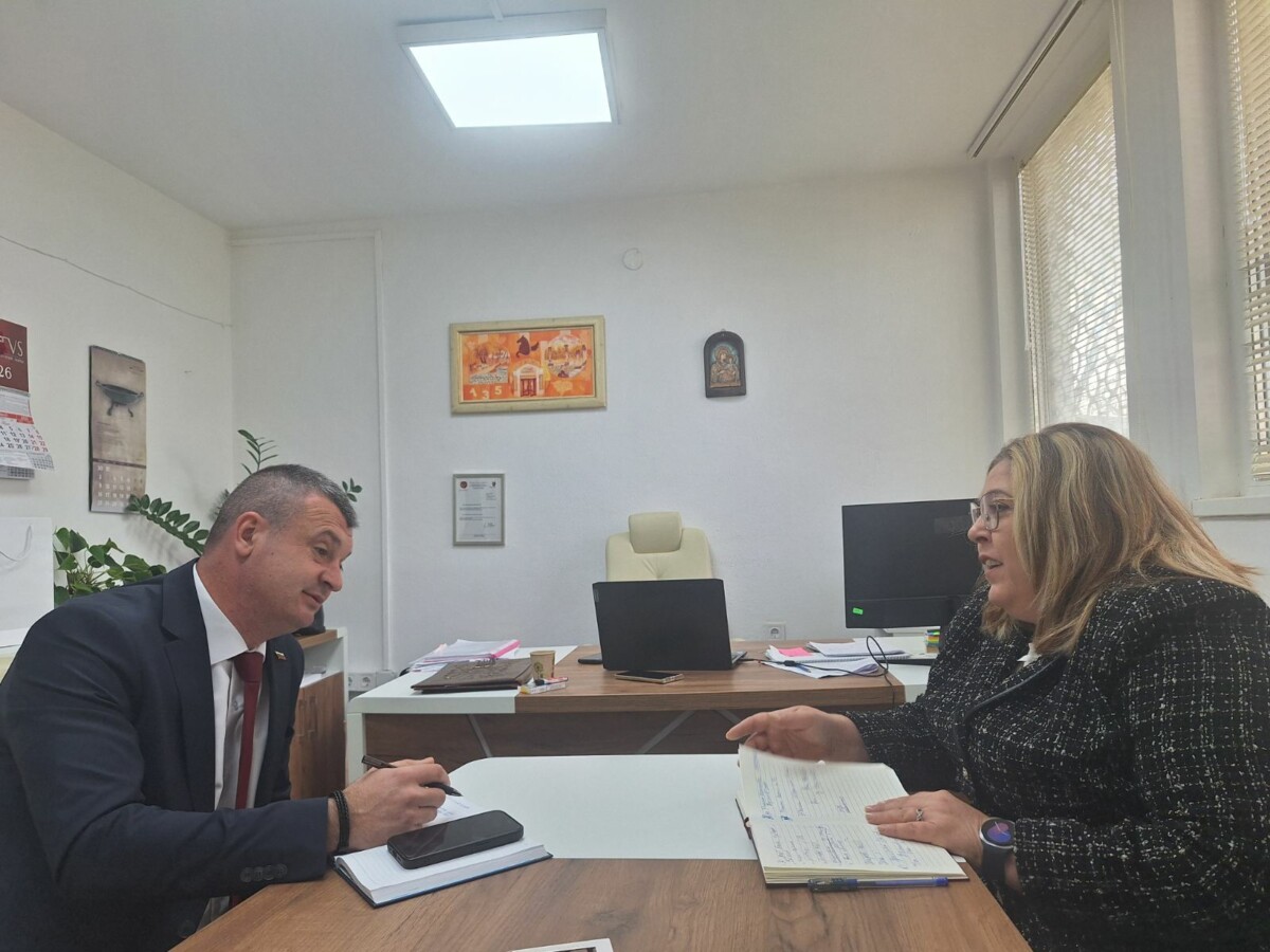 Заместник областният управител инж Шефкет Шефкет се срещна с директора