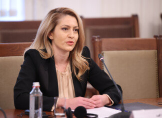 Рая Назарян