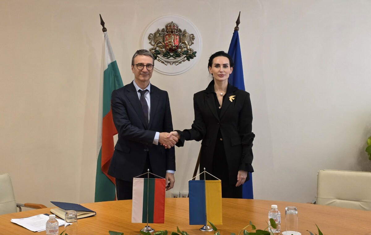 Служебният министър на енергетиката проведе среща с извънредния и пълномощен
