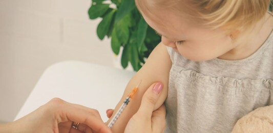 Ваксинация на дете