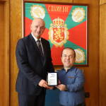 Връчването на плакета