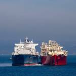 България зарежда втечнен газ на предкризисни цени Танкер за втечнен природен газ