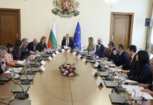 Примирие на световната сцена сваля цените: кабинетът вижда шанс за стабилност