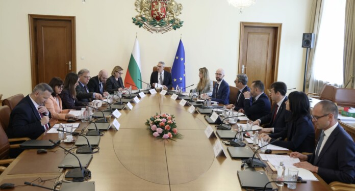 Андрей Гюров Примирие на световната сцена сваля цените: кабинетът вижда шанс за стабилност