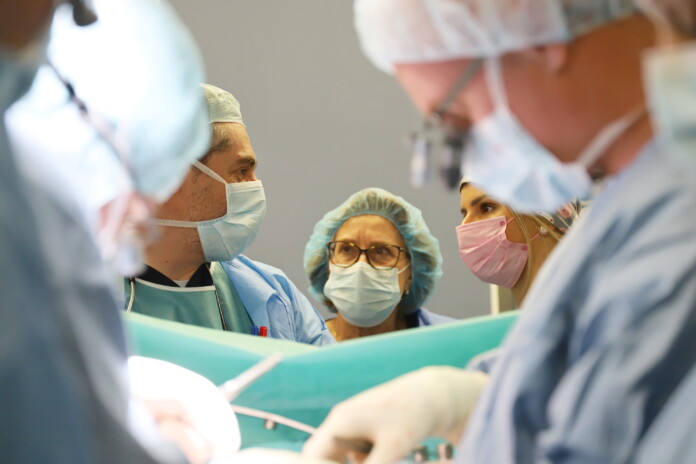 Трансплантация Военен екипаж и медици от ВМА осигуриха навременен транспорт на органа за 34-годишен пациент