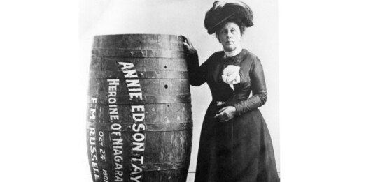 Ани Едсън Тейлър