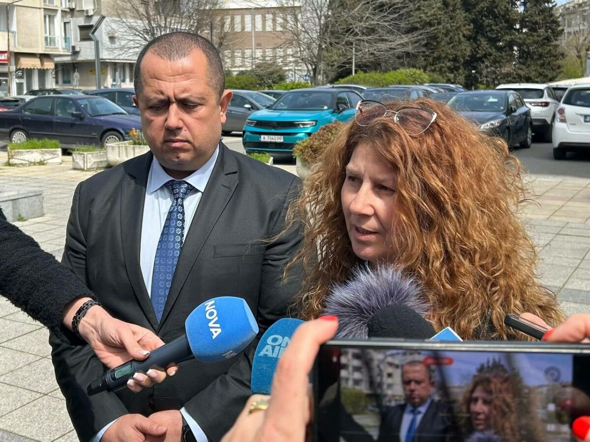 Обвинения срещу двама души от Карнобат за престъпления против политическите