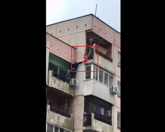 Дете в Ямбол