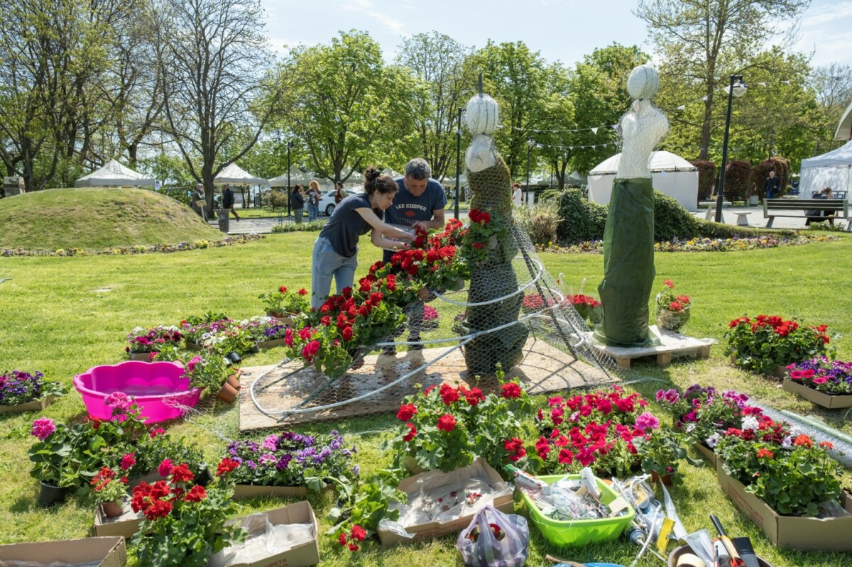 Финалните приготовления протичат за едно от най цветните пролетни събития –