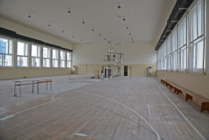 Ремонтът на спортен комплекс "Локомотив" във Варна: На какъв етап е? 2 Инспекцията на ремонта