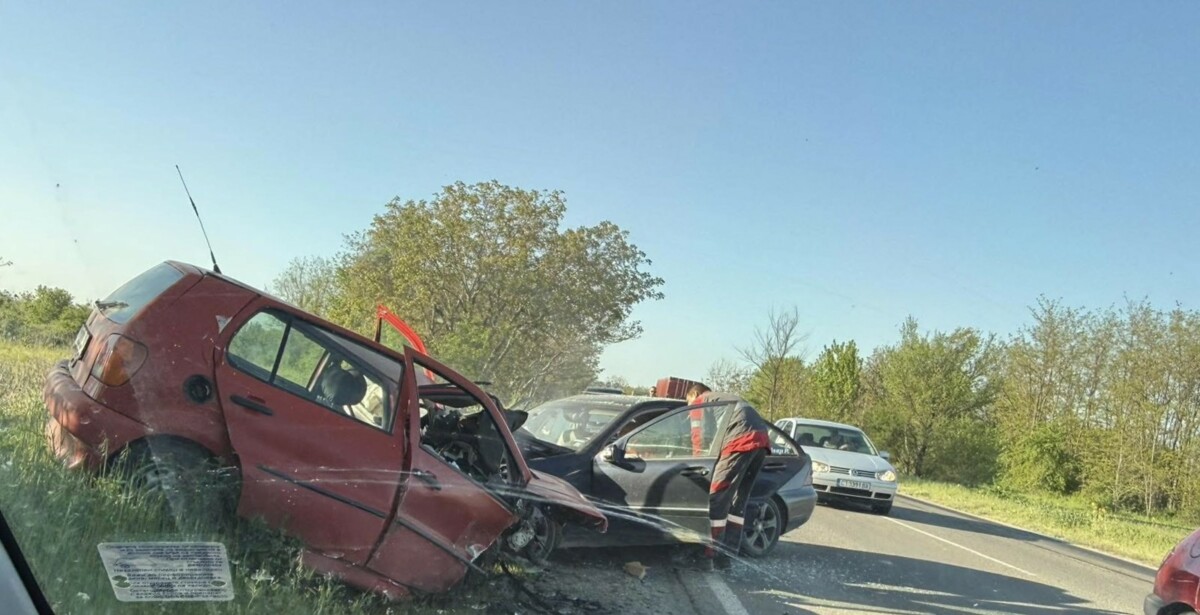 В 08 02 часа днес е получен сигнал за пътнотранспорно произшествие