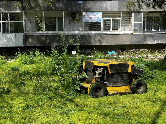 Косачка робот