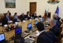 Правителството срещу подмяната на вота