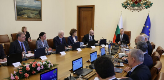 Правителството срещу подмяната на вота