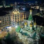 Новото осветление около храмовете в София