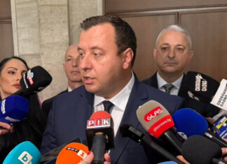 Петър Петров