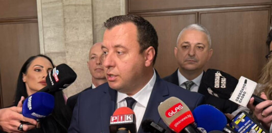 Петър Петров