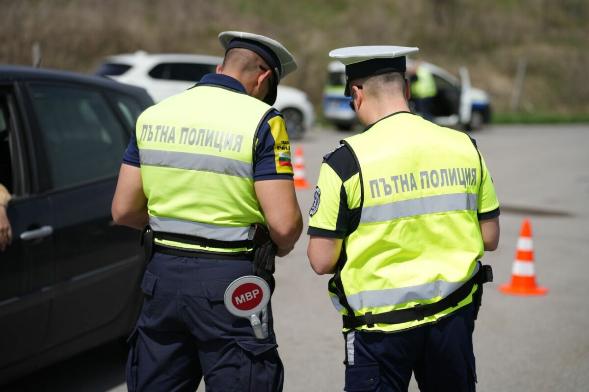 Млад мъж е бил прострелян след гонка на автомобили в