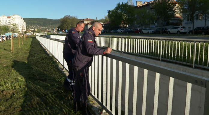 Пожарникари спасиха дете в Шумен